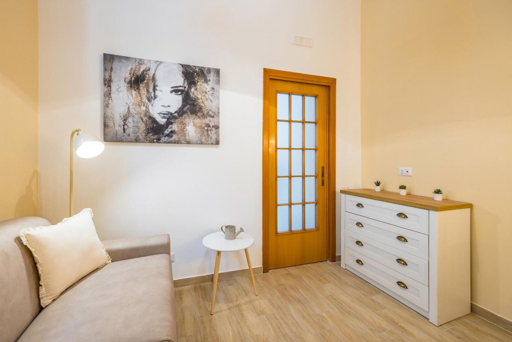 Apartment Smooth Vibes At Chiaia By Napoliapartments *